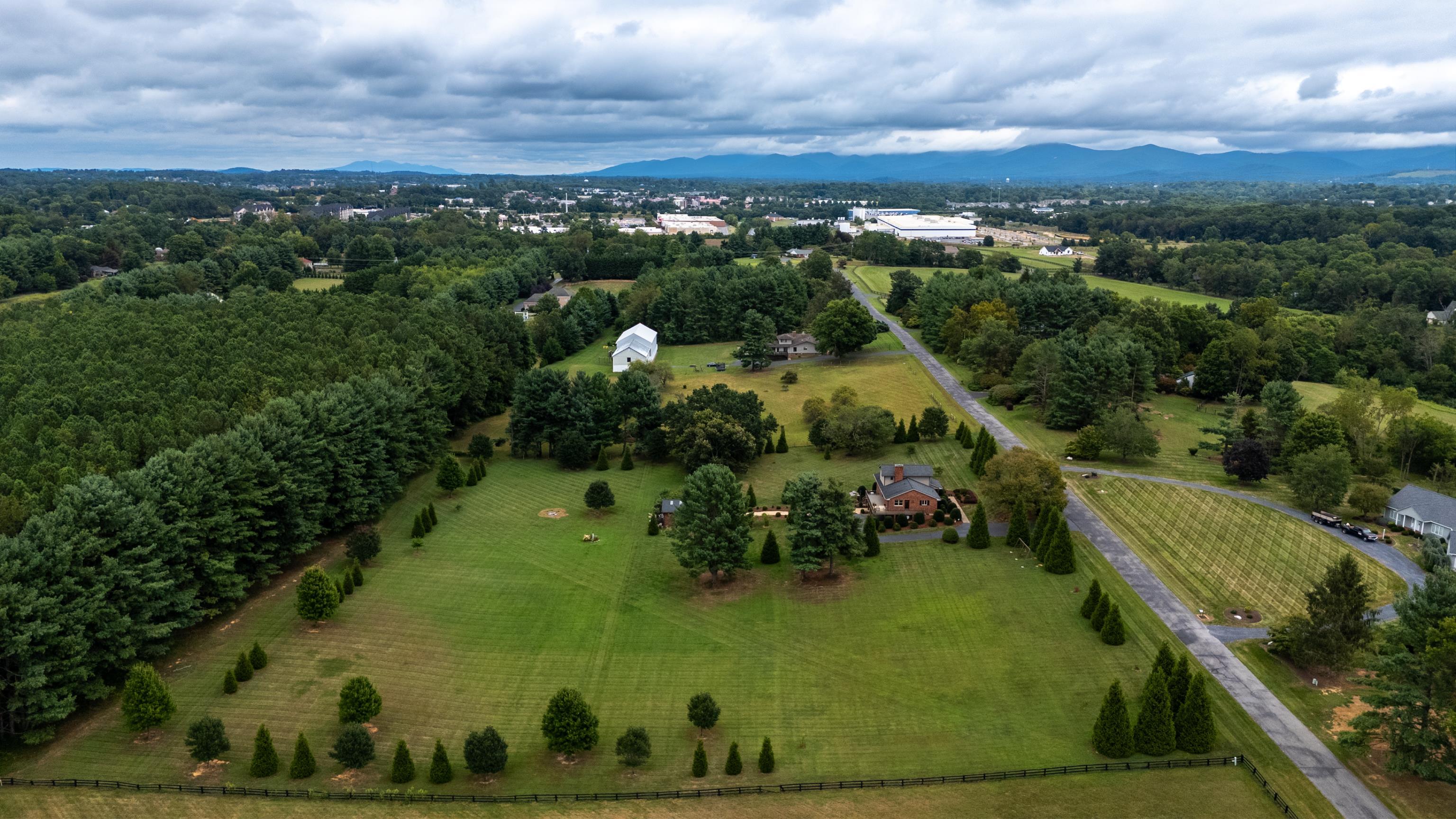 125 WARREN OAKS LN, WAYNESBORO, Virginia 22980, 3 Bedrooms Bedrooms, ,3 BathroomsBathrooms,Residential,125 WARREN OAKS LN,668164 MLS # 668164
