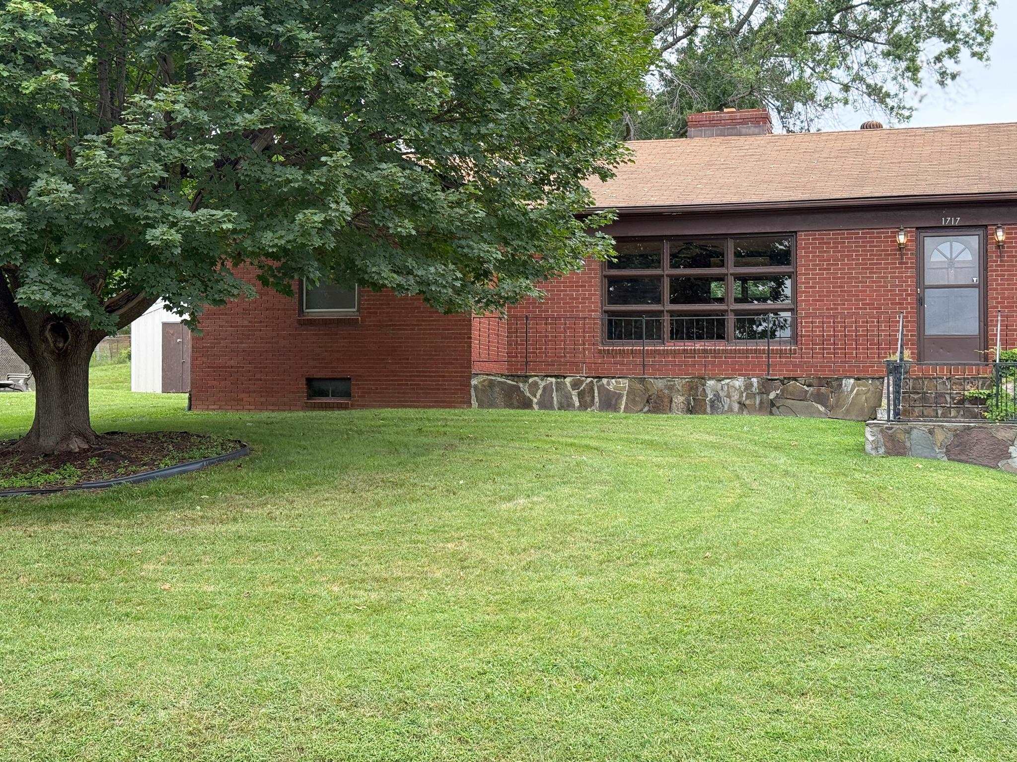 1717 FIRST ST, STAUNTON, Virginia 24401, 3 Bedrooms Bedrooms, ,2 BathroomsBathrooms,Residential,1717 FIRST ST,668174 MLS # 668174