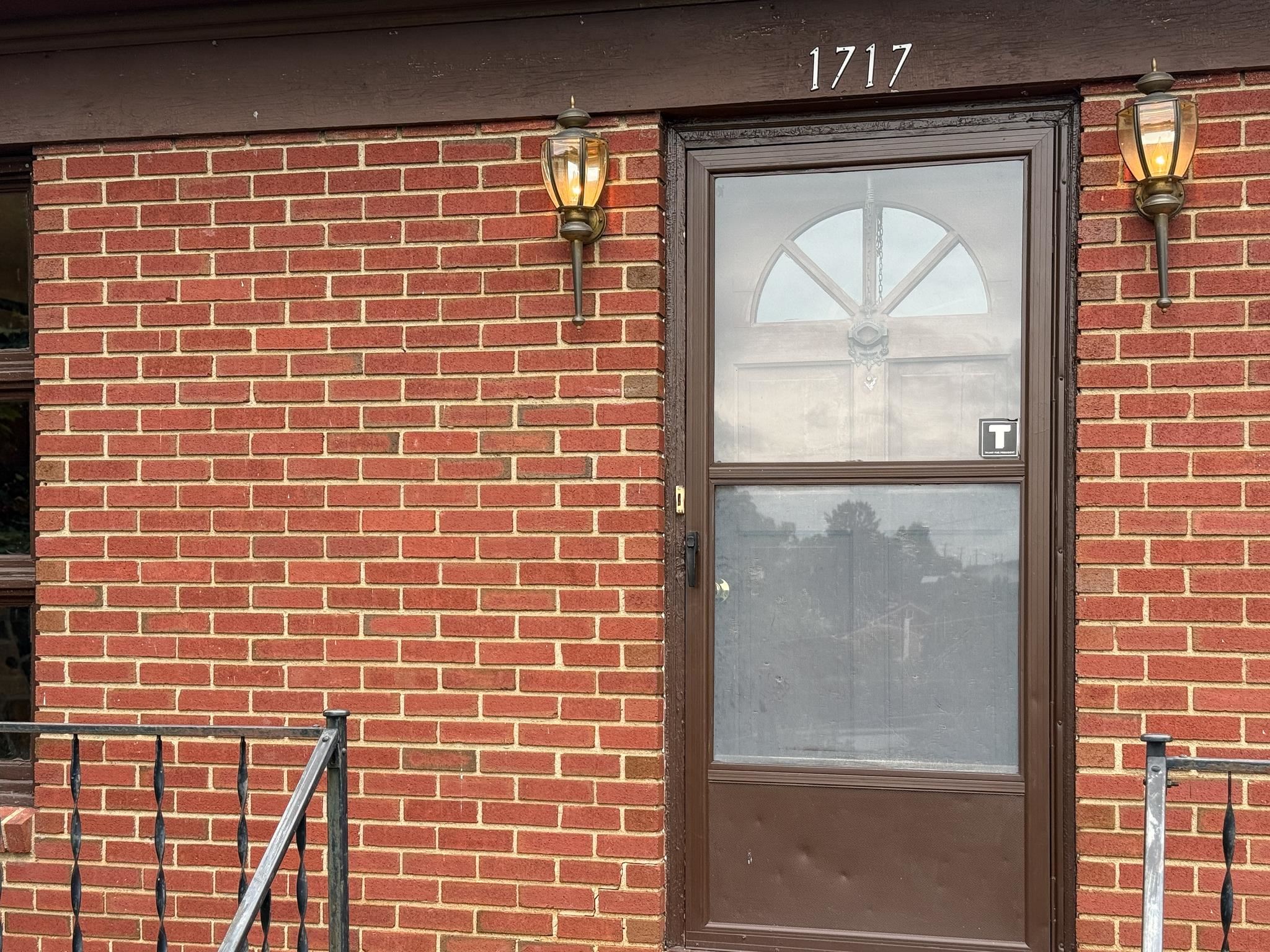 1717 FIRST ST, STAUNTON, Virginia 24401, 3 Bedrooms Bedrooms, ,2 BathroomsBathrooms,Residential,1717 FIRST ST,668174 MLS # 668174