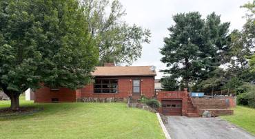 1717 FIRST ST, STAUNTON, Virginia 24401, 3 Bedrooms Bedrooms, ,2 BathroomsBathrooms,Residential,1717 FIRST ST,668174 MLS # 668174
