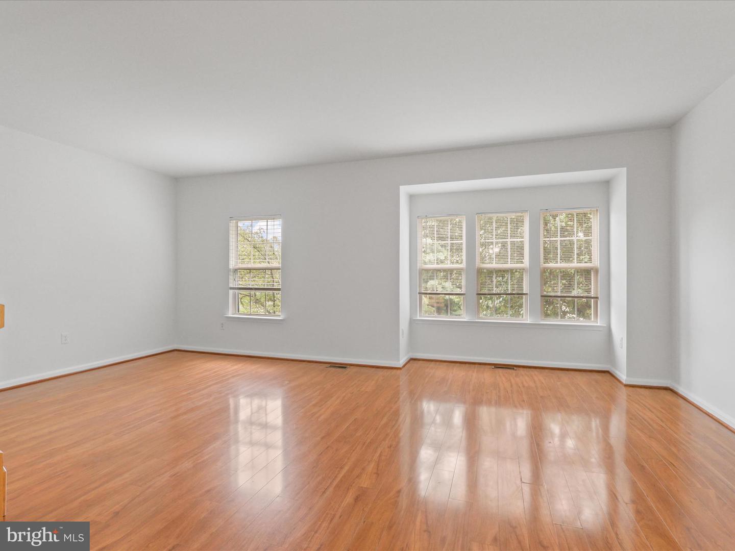 7700 SHADOWCREEK TER, SPRINGFIELD, Virginia 22153, 3 Bedrooms Bedrooms, ,2 BathroomsBathrooms,Residential,For sale,7700 SHADOWCREEK TER,VAFX2257620 MLS # VAFX2257620