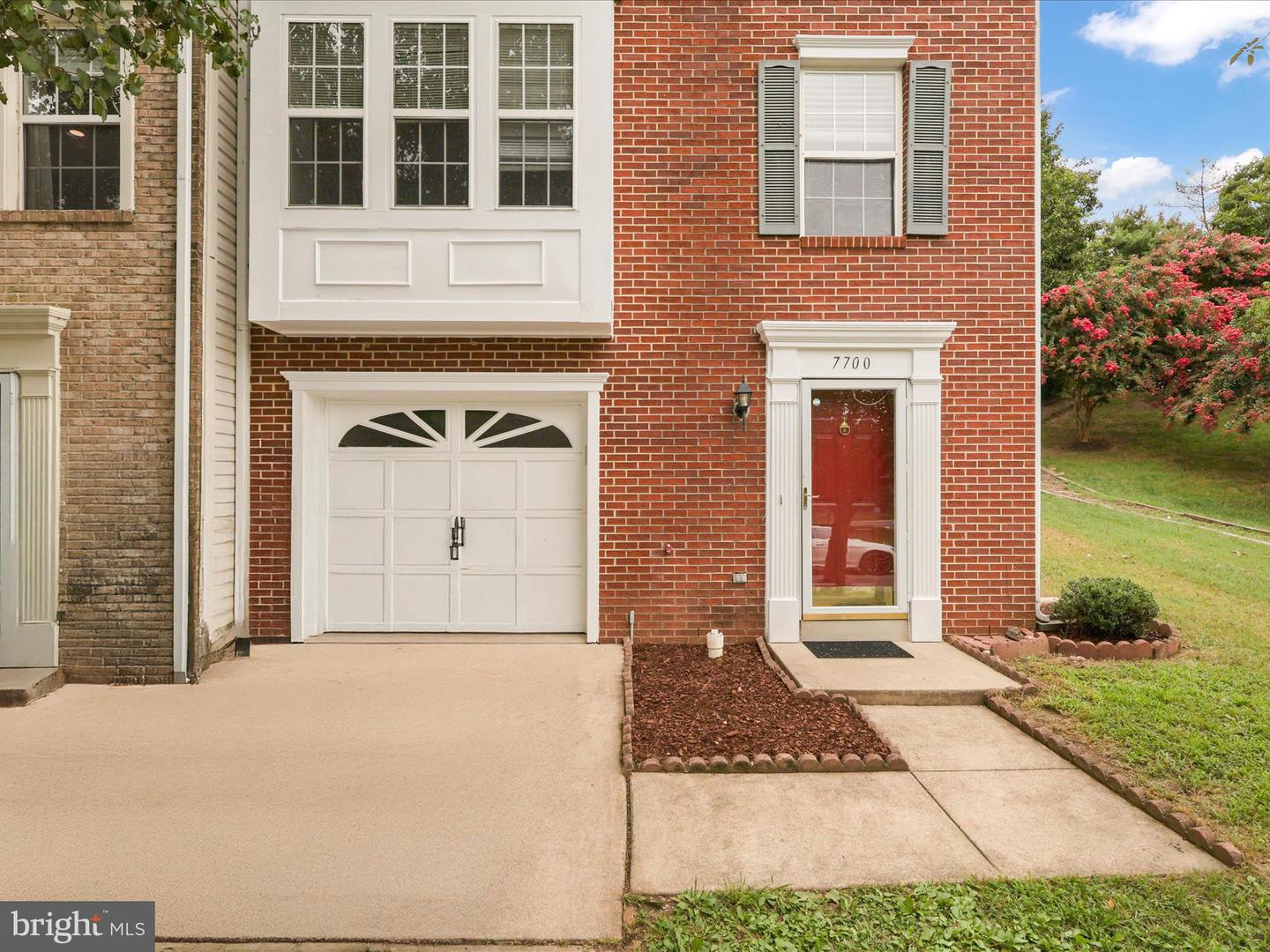 7700 SHADOWCREEK TER, SPRINGFIELD, Virginia 22153, 3 Bedrooms Bedrooms, ,2 BathroomsBathrooms,Residential,For sale,7700 SHADOWCREEK TER,VAFX2257620 MLS # VAFX2257620
