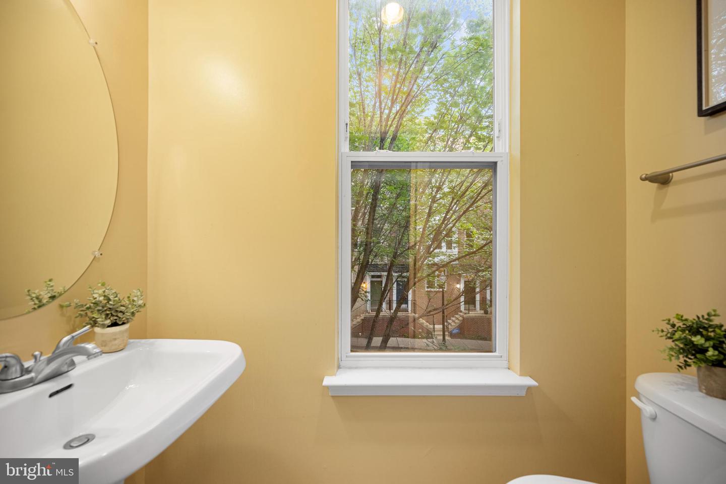 2517 SAYLES PL SE #10, WASHINGTON, District Of Columbia 20020, 3 Bedrooms Bedrooms, ,2 BathroomsBathrooms,Residential,For sale,2517 SAYLES PL SE #10,DCDC2212242 MLS # DCDC2212242