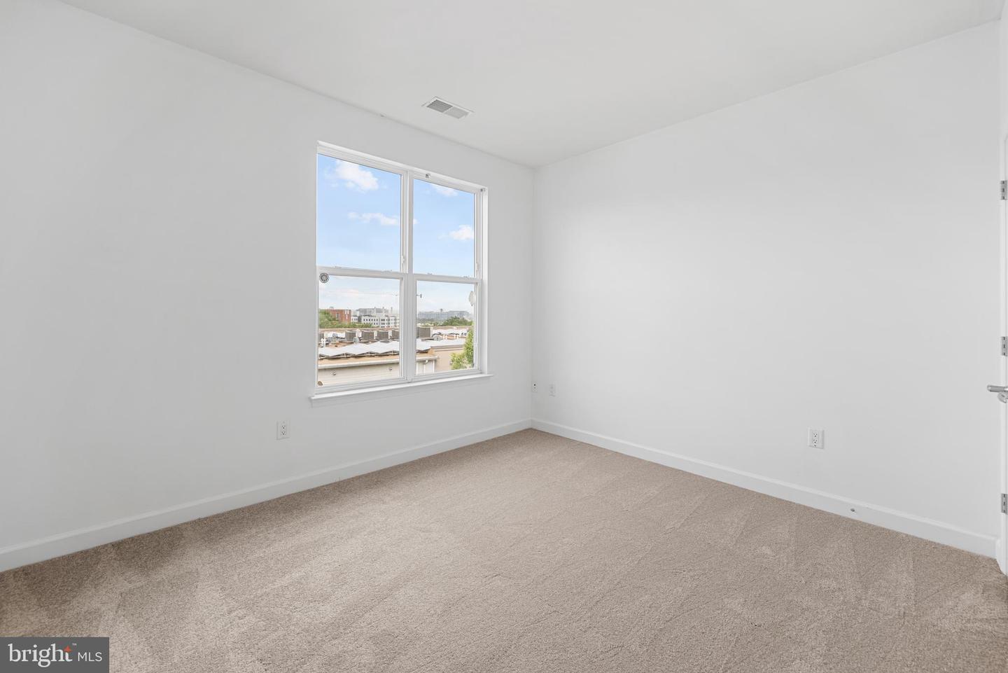2517 SAYLES PL SE #10, WASHINGTON, District Of Columbia 20020, 3 Bedrooms Bedrooms, ,2 BathroomsBathrooms,Residential,For sale,2517 SAYLES PL SE #10,DCDC2212242 MLS # DCDC2212242