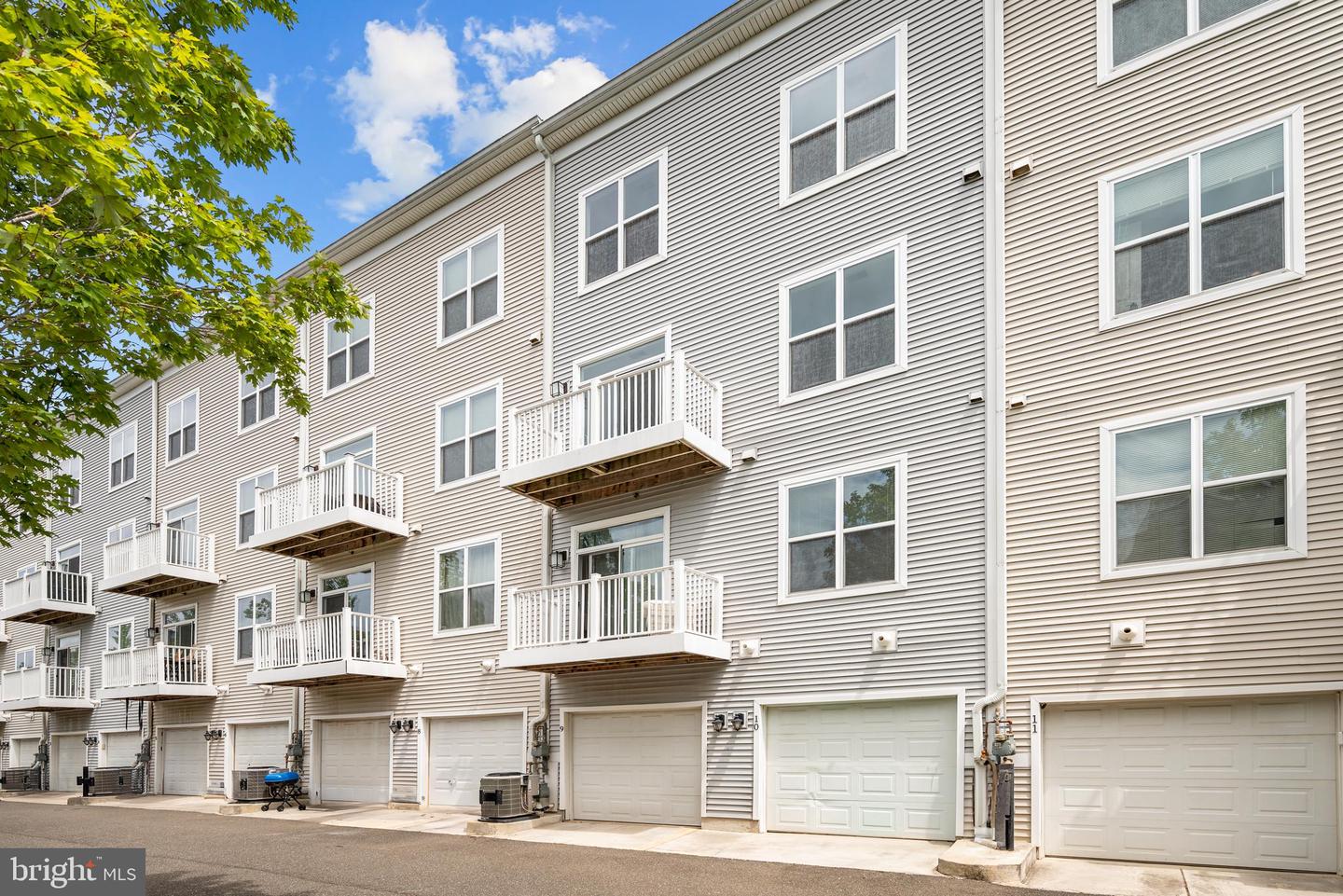 2517 SAYLES PL SE #10, WASHINGTON, District Of Columbia 20020, 3 Bedrooms Bedrooms, ,2 BathroomsBathrooms,Residential,For sale,2517 SAYLES PL SE #10,DCDC2212242 MLS # DCDC2212242