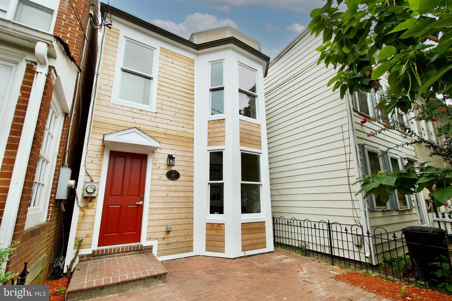 318 N PAYNE ST, ALEXANDRIA, Virginia 22314, 2 Bedrooms Bedrooms, ,2 BathroomsBathrooms,Residential,For sale,318 N PAYNE ST,VAAX2047916 MLS # VAAX2047916