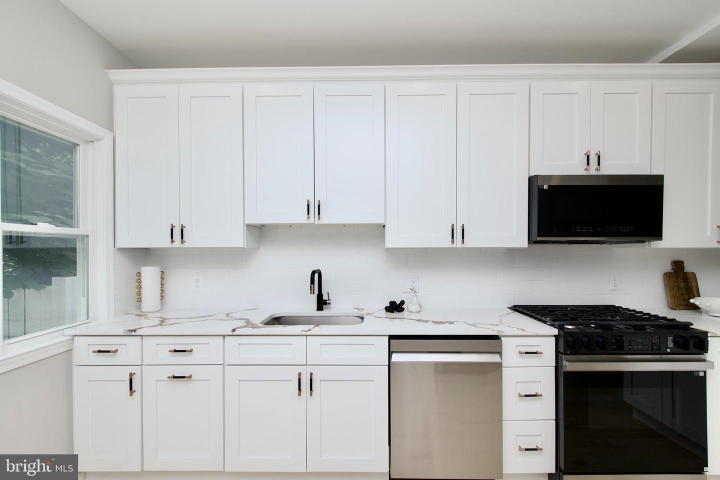 318 N PAYNE ST, ALEXANDRIA, Virginia 22314, 2 Bedrooms Bedrooms, ,2 BathroomsBathrooms,Residential,For sale,318 N PAYNE ST,VAAX2047916 MLS # VAAX2047916