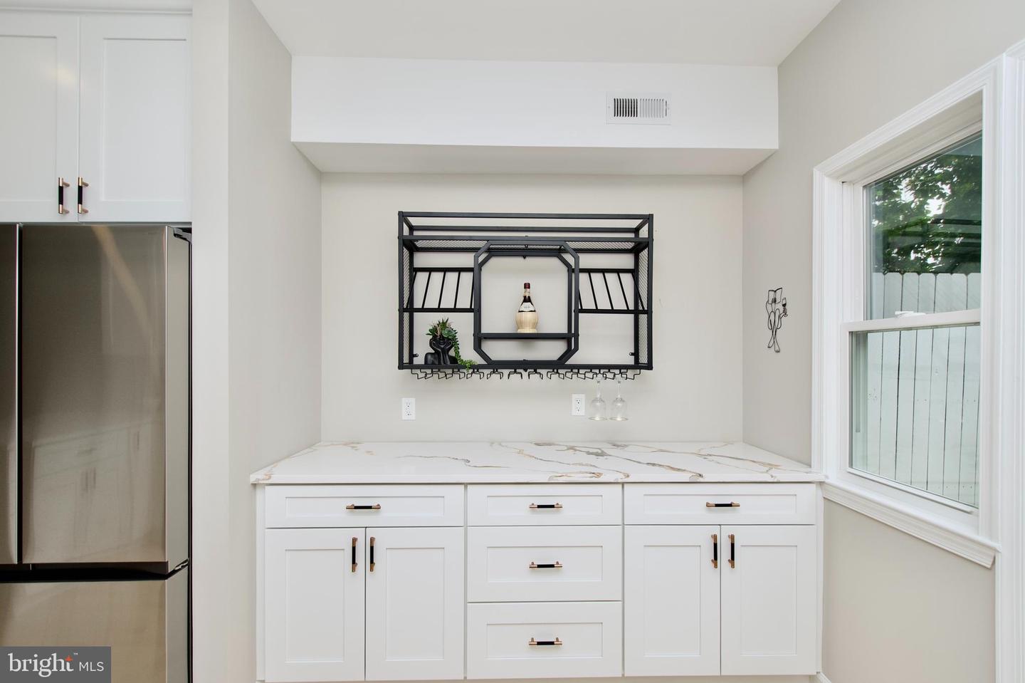 318 N PAYNE ST, ALEXANDRIA, Virginia 22314, 2 Bedrooms Bedrooms, ,2 BathroomsBathrooms,Residential,For sale,318 N PAYNE ST,VAAX2047916 MLS # VAAX2047916