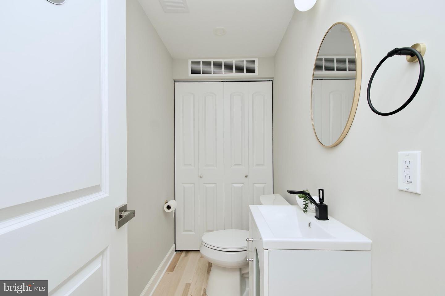 318 N PAYNE ST, ALEXANDRIA, Virginia 22314, 2 Bedrooms Bedrooms, ,2 BathroomsBathrooms,Residential,For sale,318 N PAYNE ST,VAAX2047916 MLS # VAAX2047916
