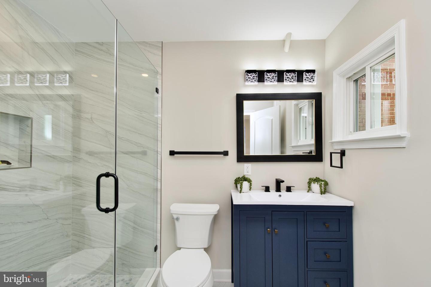 318 N PAYNE ST, ALEXANDRIA, Virginia 22314, 2 Bedrooms Bedrooms, ,2 BathroomsBathrooms,Residential,For sale,318 N PAYNE ST,VAAX2047916 MLS # VAAX2047916