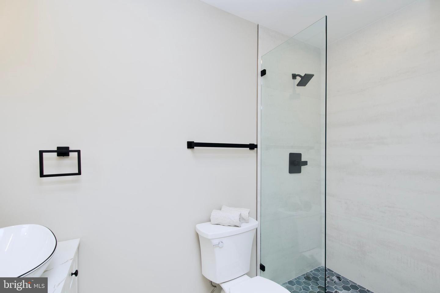 318 N PAYNE ST, ALEXANDRIA, Virginia 22314, 2 Bedrooms Bedrooms, ,2 BathroomsBathrooms,Residential,For sale,318 N PAYNE ST,VAAX2047916 MLS # VAAX2047916