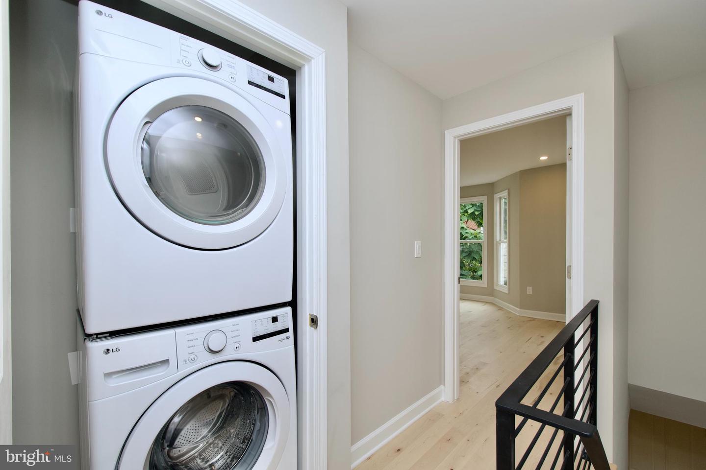 318 N PAYNE ST, ALEXANDRIA, Virginia 22314, 2 Bedrooms Bedrooms, ,2 BathroomsBathrooms,Residential,For sale,318 N PAYNE ST,VAAX2047916 MLS # VAAX2047916