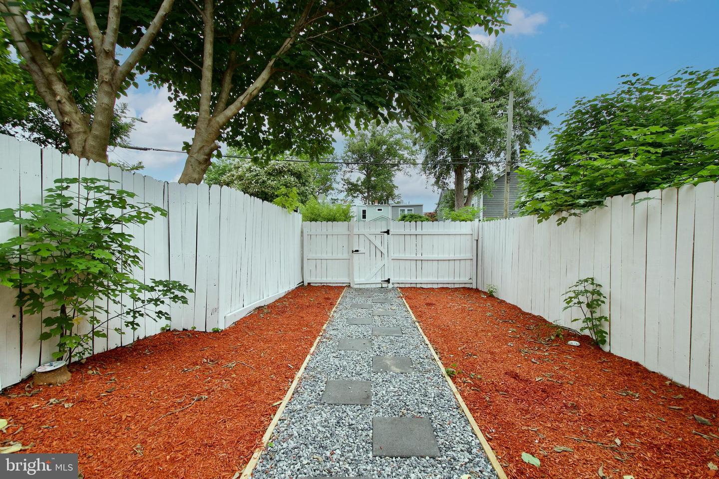 318 N PAYNE ST, ALEXANDRIA, Virginia 22314, 2 Bedrooms Bedrooms, ,2 BathroomsBathrooms,Residential,For sale,318 N PAYNE ST,VAAX2047916 MLS # VAAX2047916