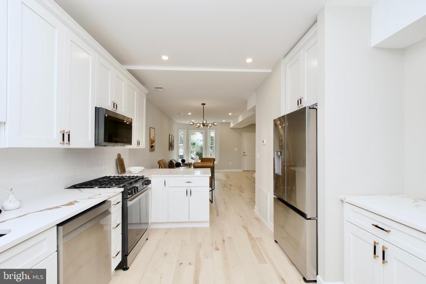 318 N PAYNE ST, ALEXANDRIA, Virginia 22314, 2 Bedrooms Bedrooms, ,2 BathroomsBathrooms,Residential,For sale,318 N PAYNE ST,VAAX2047916 MLS # VAAX2047916