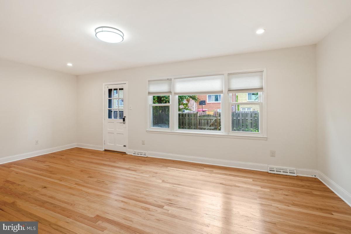 3093 COVINGTON ST, FAIRFAX, Virginia 22031, 4 Bedrooms Bedrooms, ,3 BathroomsBathrooms,Residential,For sale,3093 COVINGTON ST,VAFX2257990 MLS # VAFX2257990