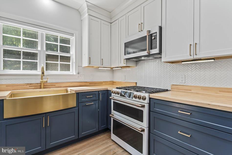 7124 DARK FOREST DR, MANASSAS, Virginia 20112, 6 Bedrooms Bedrooms, ,4 BathroomsBathrooms,Residential,For sale,7124 DARK FOREST DR,VAPW2100562 MLS # VAPW2100562