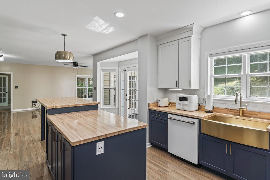 7124 DARK FOREST DR, MANASSAS, Virginia 20112, 6 Bedrooms Bedrooms, ,4 BathroomsBathrooms,Residential,For sale,7124 DARK FOREST DR,VAPW2100562 MLS # VAPW2100562