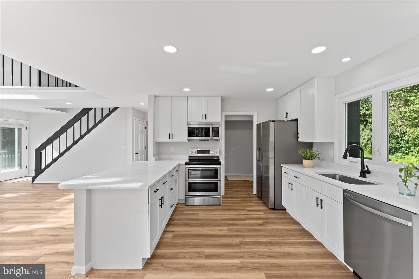 38754 GOOSE CREEK LN, LEESBURG, Virginia 20175, 4 Bedrooms Bedrooms, ,4 BathroomsBathrooms,Residential,For sale,38754 GOOSE CREEK LN,VALO2103826 MLS # VALO2103826