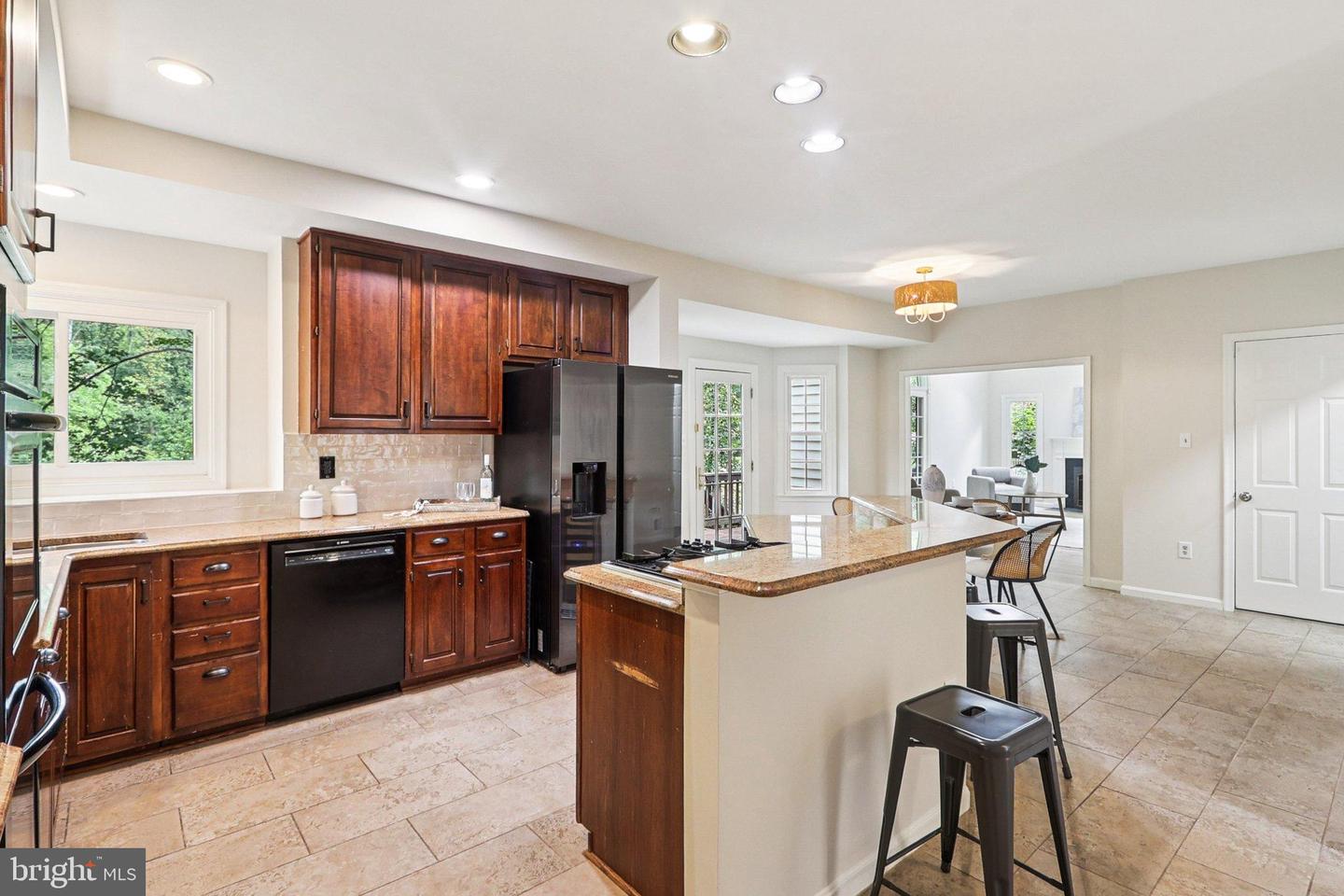12720 KNIGHTSBRIDGE DR, WOODBRIDGE, Virginia 22192, 5 Bedrooms Bedrooms, ,3 BathroomsBathrooms,Residential,For sale,12720 KNIGHTSBRIDGE DR,VAPW2100926 MLS # VAPW2100926