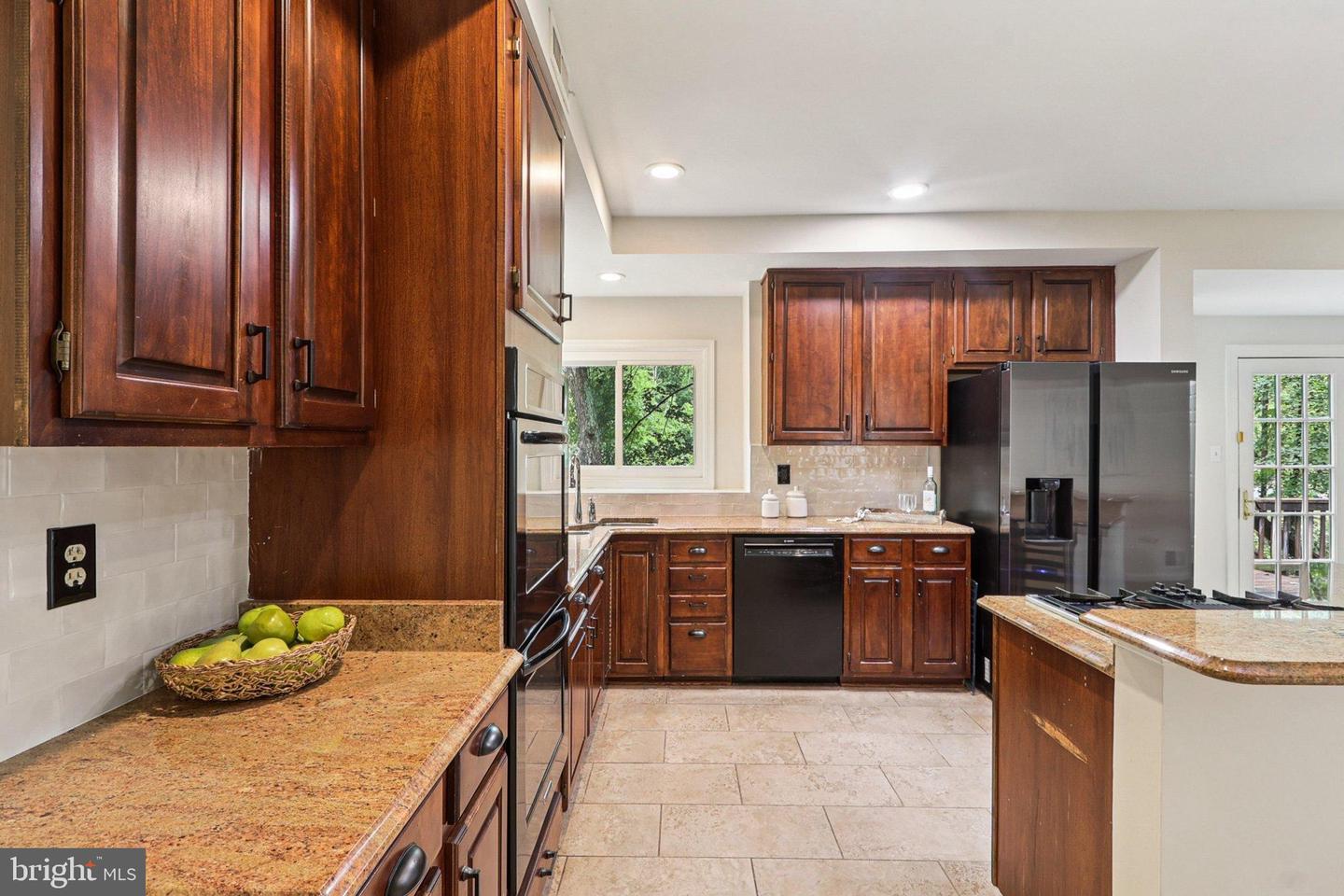 12720 KNIGHTSBRIDGE DR, WOODBRIDGE, Virginia 22192, 5 Bedrooms Bedrooms, ,3 BathroomsBathrooms,Residential,For sale,12720 KNIGHTSBRIDGE DR,VAPW2100926 MLS # VAPW2100926