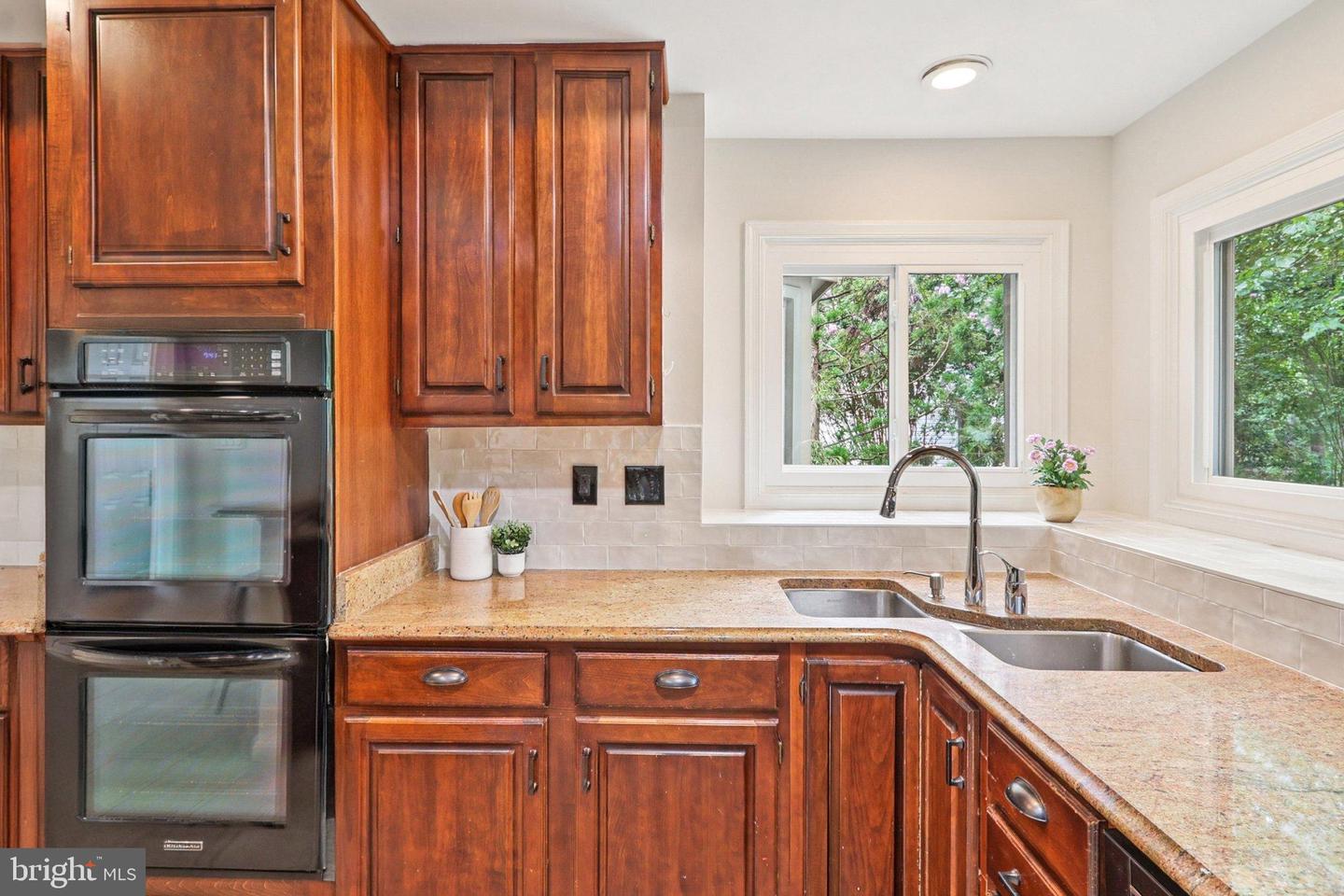 12720 KNIGHTSBRIDGE DR, WOODBRIDGE, Virginia 22192, 5 Bedrooms Bedrooms, ,3 BathroomsBathrooms,Residential,For sale,12720 KNIGHTSBRIDGE DR,VAPW2100926 MLS # VAPW2100926