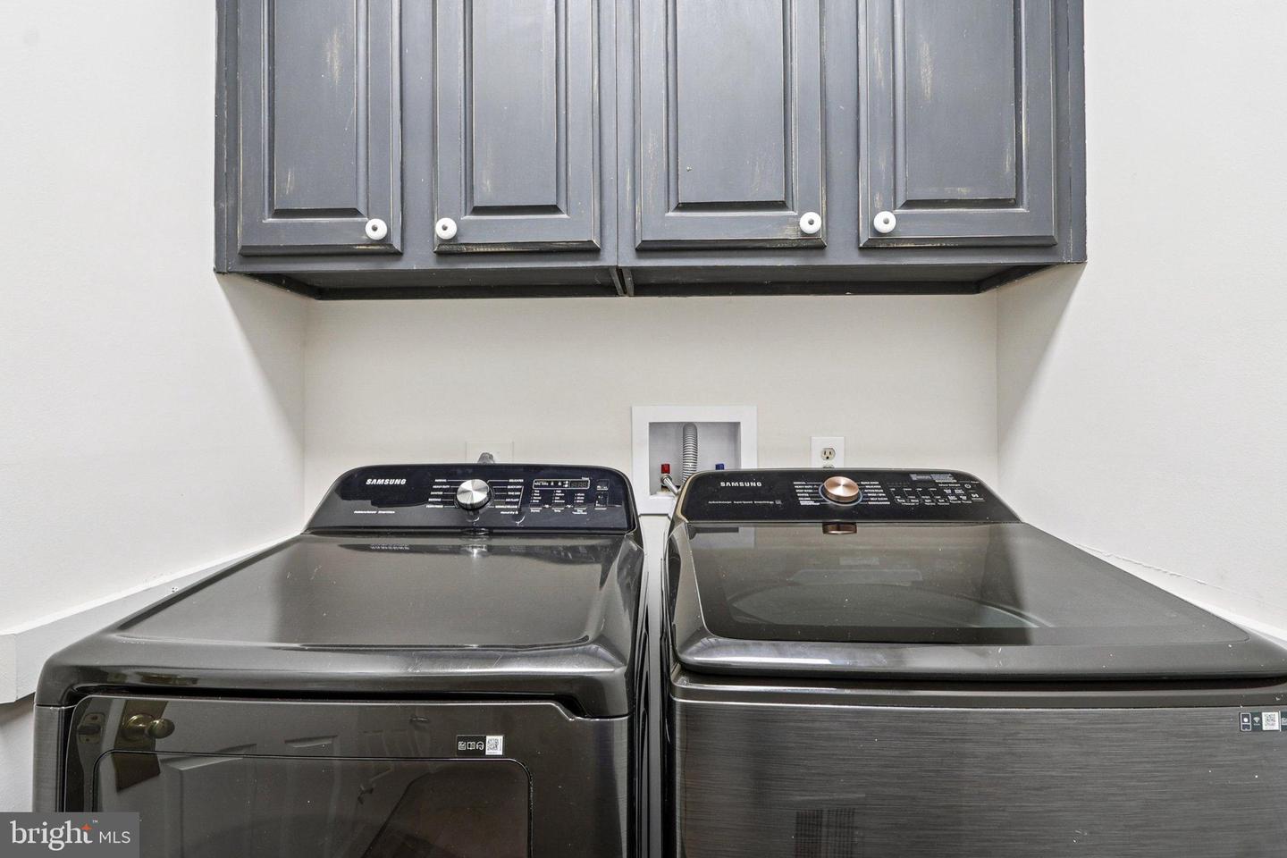 12720 KNIGHTSBRIDGE DR, WOODBRIDGE, Virginia 22192, 5 Bedrooms Bedrooms, ,3 BathroomsBathrooms,Residential,For sale,12720 KNIGHTSBRIDGE DR,VAPW2100926 MLS # VAPW2100926