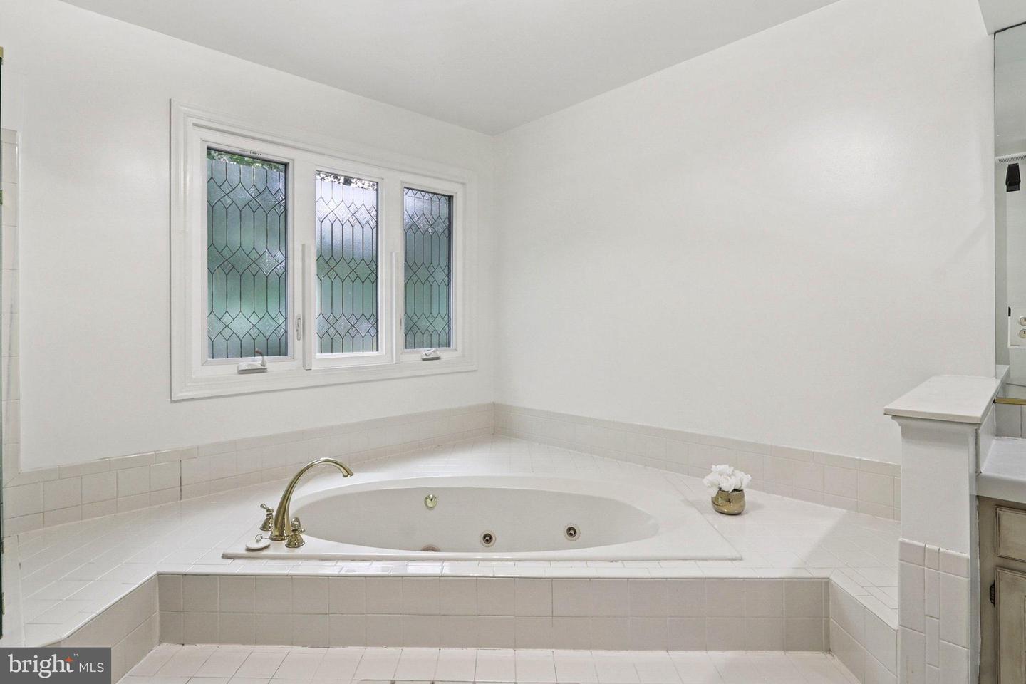 12720 KNIGHTSBRIDGE DR, WOODBRIDGE, Virginia 22192, 5 Bedrooms Bedrooms, ,3 BathroomsBathrooms,Residential,For sale,12720 KNIGHTSBRIDGE DR,VAPW2100926 MLS # VAPW2100926