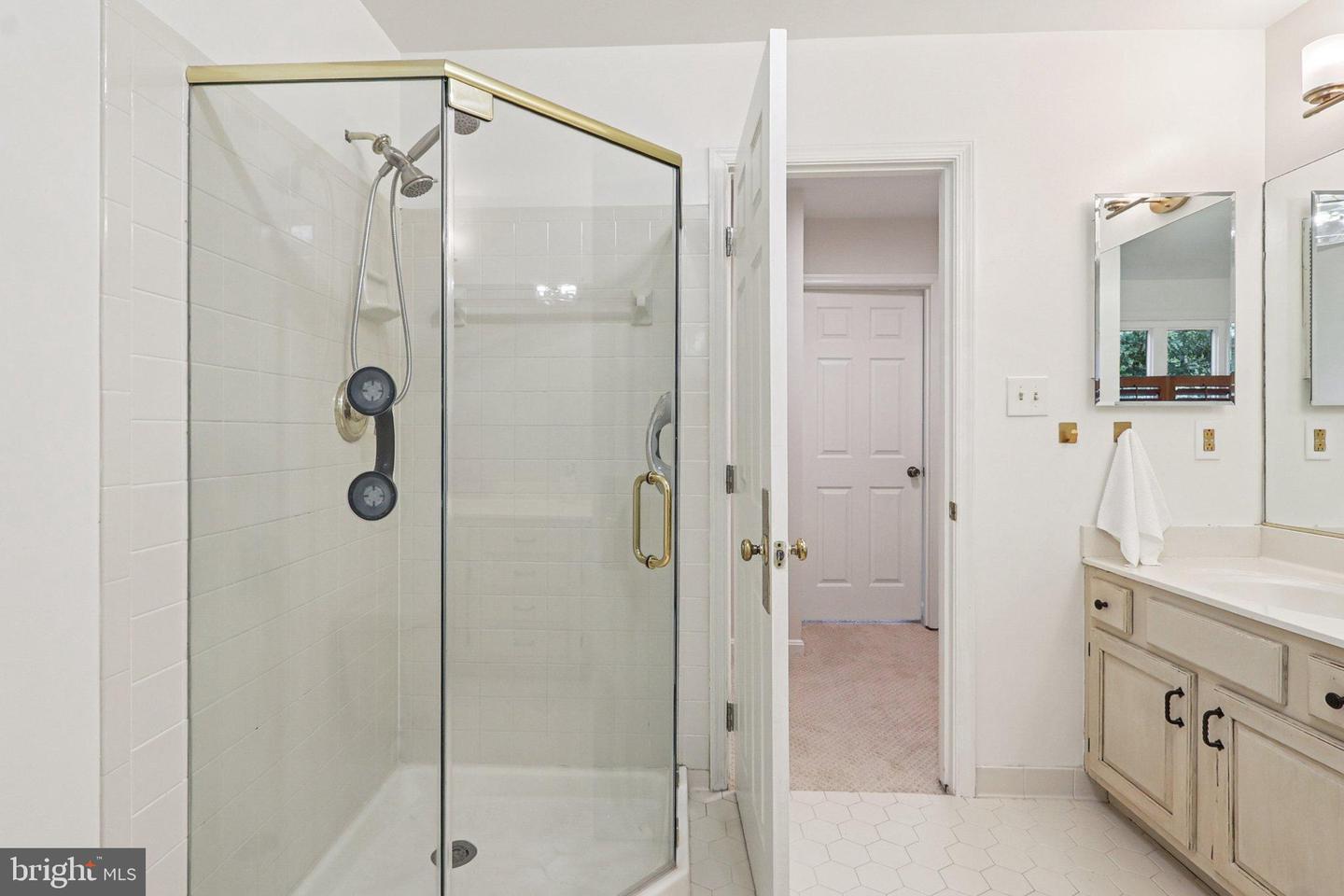 12720 KNIGHTSBRIDGE DR, WOODBRIDGE, Virginia 22192, 5 Bedrooms Bedrooms, ,3 BathroomsBathrooms,Residential,For sale,12720 KNIGHTSBRIDGE DR,VAPW2100926 MLS # VAPW2100926