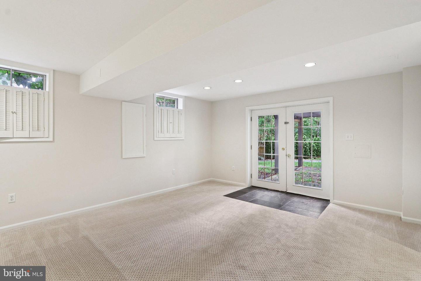 12720 KNIGHTSBRIDGE DR, WOODBRIDGE, Virginia 22192, 5 Bedrooms Bedrooms, ,3 BathroomsBathrooms,Residential,For sale,12720 KNIGHTSBRIDGE DR,VAPW2100926 MLS # VAPW2100926
