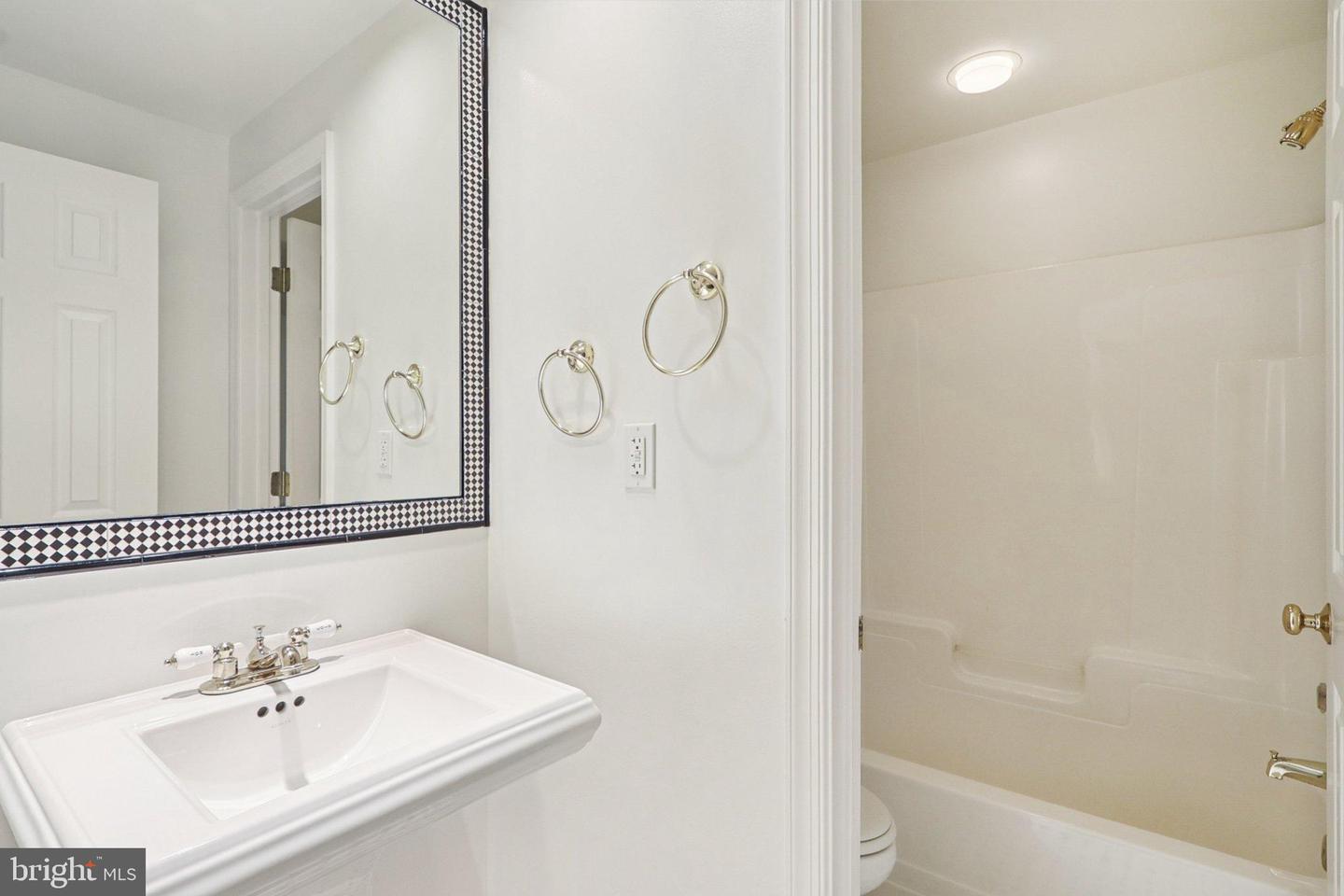 12720 KNIGHTSBRIDGE DR, WOODBRIDGE, Virginia 22192, 5 Bedrooms Bedrooms, ,3 BathroomsBathrooms,Residential,For sale,12720 KNIGHTSBRIDGE DR,VAPW2100926 MLS # VAPW2100926