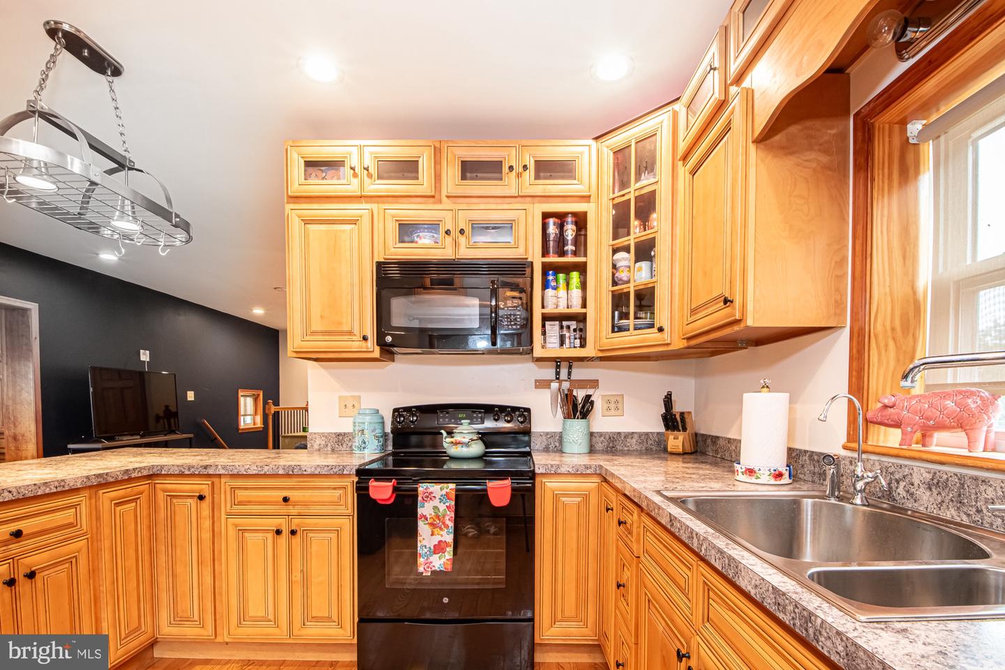 2180 STRASBURG RD, FRONT ROYAL, Virginia 22630, 4 Bedrooms Bedrooms, 16 Rooms Rooms,3 BathroomsBathrooms,Residential,For sale,2180 STRASBURG RD,VAWR2011910 MLS # VAWR2011910