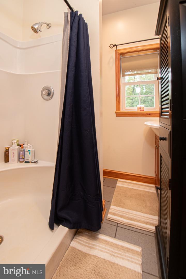 2180 STRASBURG RD, FRONT ROYAL, Virginia 22630, 4 Bedrooms Bedrooms, 16 Rooms Rooms,3 BathroomsBathrooms,Residential,For sale,2180 STRASBURG RD,VAWR2011910 MLS # VAWR2011910