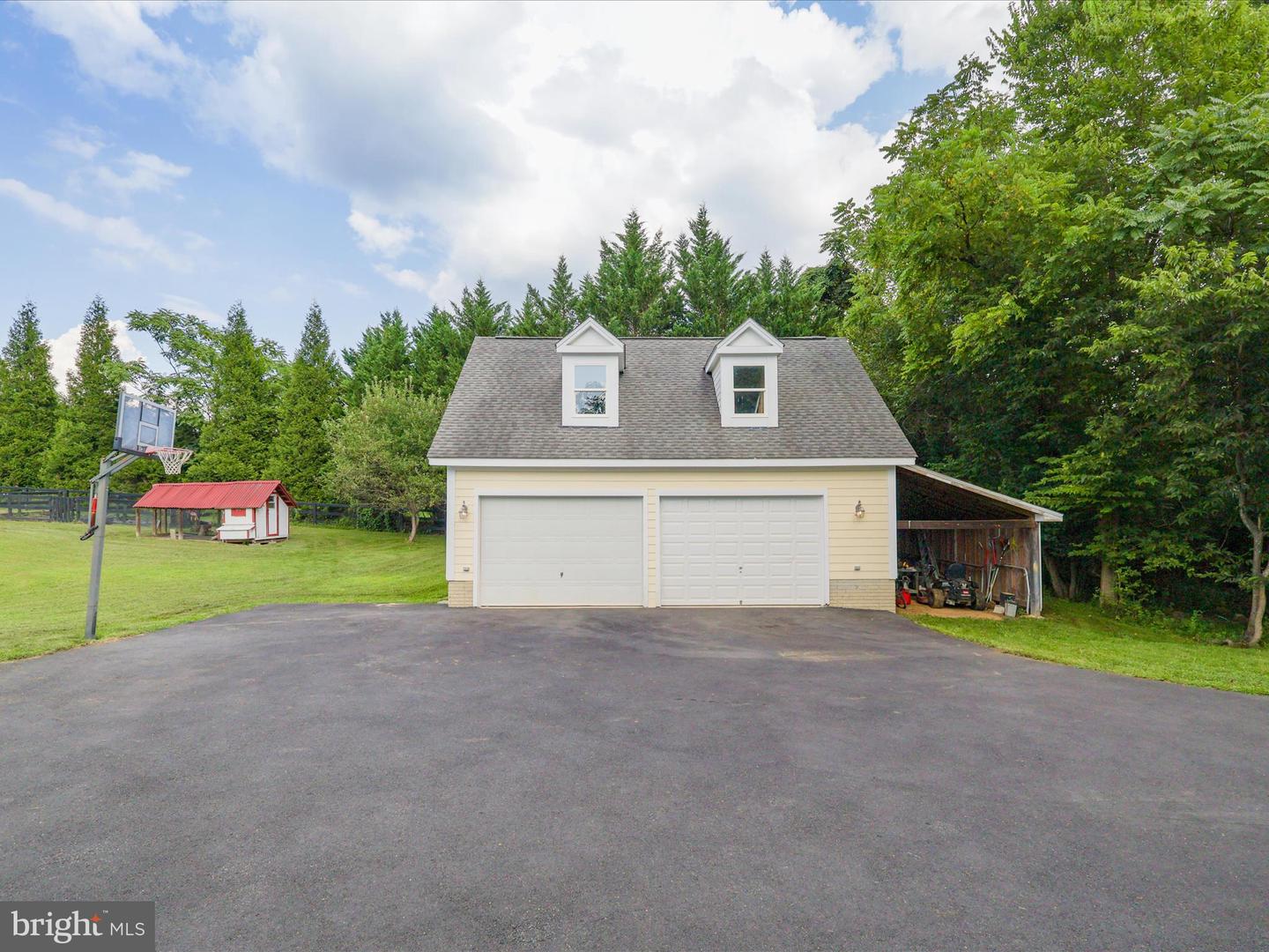 18290 OAK RIDGE DR, PURCELLVILLE, Virginia 20132, 4 Bedrooms Bedrooms, ,4 BathroomsBathrooms,Residential,For sale,18290 OAK RIDGE DR,VALO2104234 MLS # VALO2104234