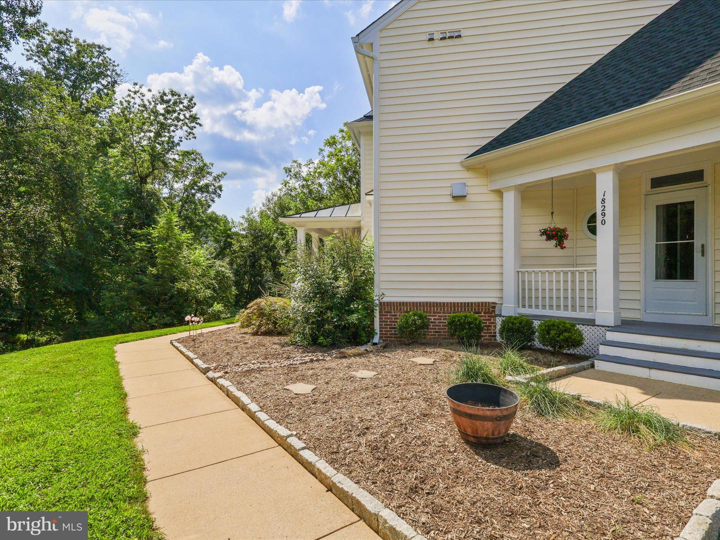 18290 OAK RIDGE DR, PURCELLVILLE, Virginia 20132, 4 Bedrooms Bedrooms, ,4 BathroomsBathrooms,Residential,For sale,18290 OAK RIDGE DR,VALO2104234 MLS # VALO2104234