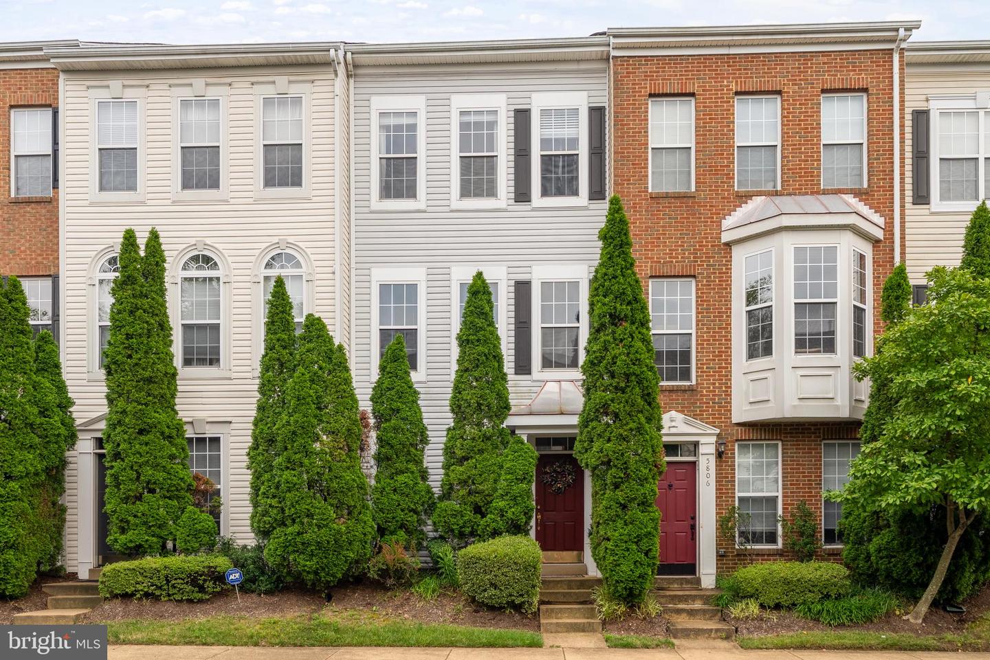 5804 SUMMERS GROVE RD, ALEXANDRIA, Virginia 22304, 3 Bedrooms Bedrooms, ,3 BathroomsBathrooms,Residential,For sale,5804 SUMMERS GROVE RD,VAAX2048410 MLS # VAAX2048410