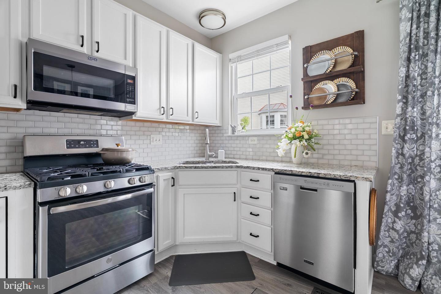 5804 SUMMERS GROVE RD, ALEXANDRIA, Virginia 22304, 3 Bedrooms Bedrooms, ,3 BathroomsBathrooms,Residential,For sale,5804 SUMMERS GROVE RD,VAAX2048410 MLS # VAAX2048410