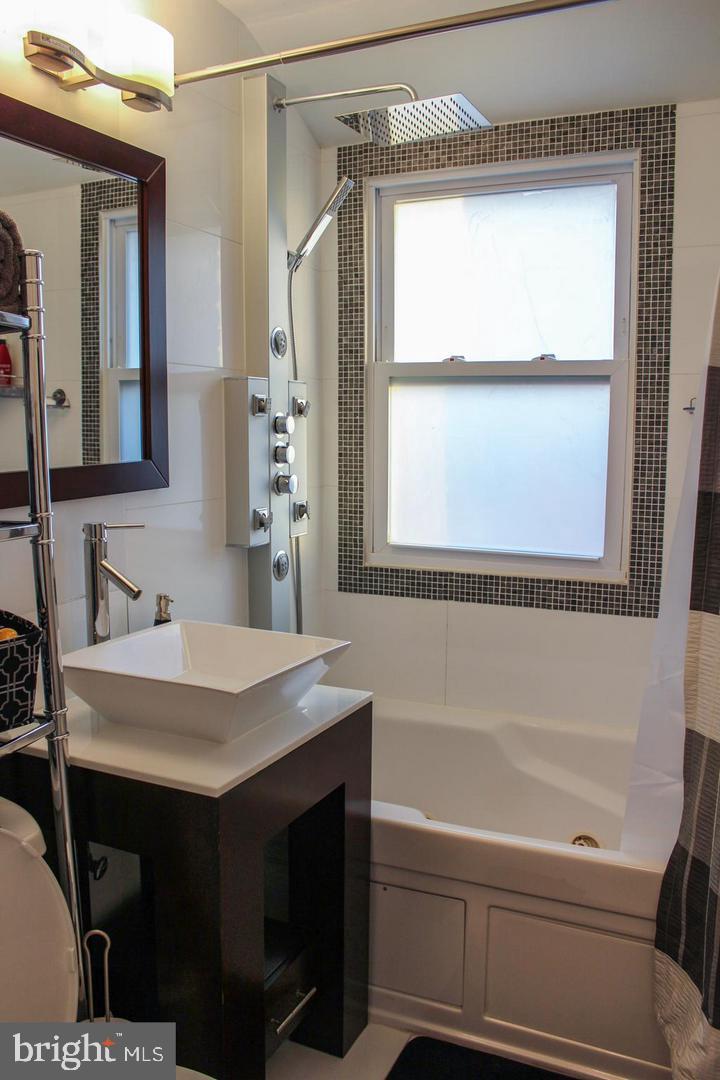 3616 KEMPER RD, ARLINGTON, Virginia 22206, 3 Bedrooms Bedrooms, ,2 BathroomsBathrooms,Residential,For sale,3616 KEMPER RD,VAAR2062100 MLS # VAAR2062100