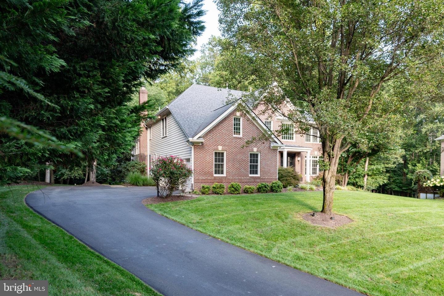 3300 LAUREN OAKS CT, HERNDON, Virginia 20171, 5 Bedrooms Bedrooms, ,5 BathroomsBathrooms,Residential,For sale,3300 LAUREN OAKS CT,VAFX2260348 MLS # VAFX2260348