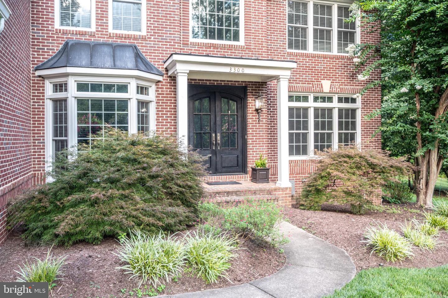 3300 LAUREN OAKS CT, HERNDON, Virginia 20171, 5 Bedrooms Bedrooms, ,5 BathroomsBathrooms,Residential,For sale,3300 LAUREN OAKS CT,VAFX2260348 MLS # VAFX2260348