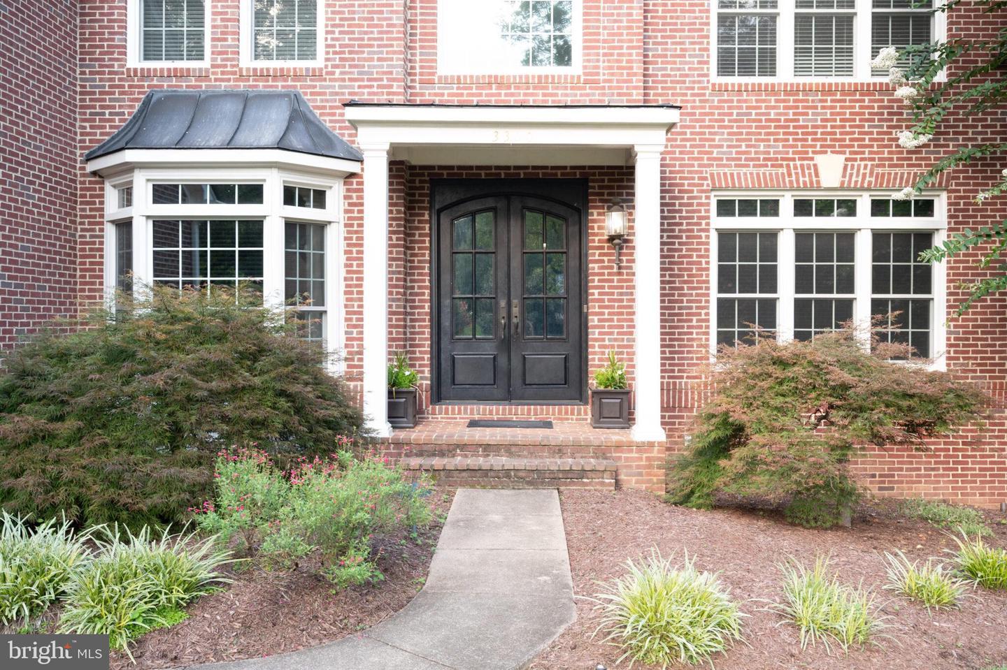 3300 LAUREN OAKS CT, HERNDON, Virginia 20171, 5 Bedrooms Bedrooms, ,5 BathroomsBathrooms,Residential,For sale,3300 LAUREN OAKS CT,VAFX2260348 MLS # VAFX2260348