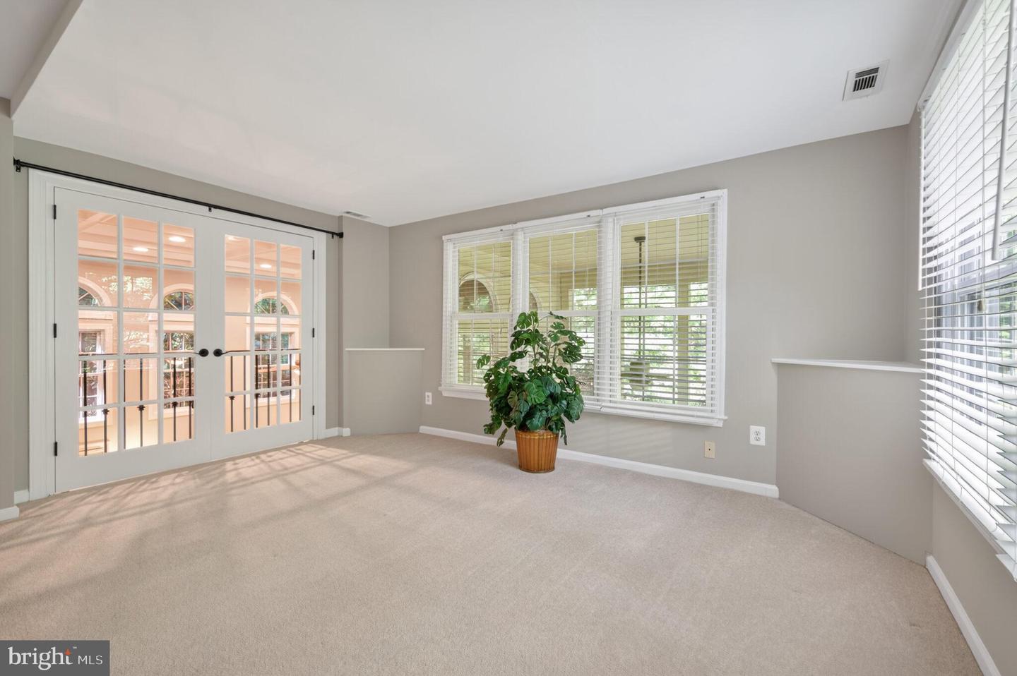 3300 LAUREN OAKS CT, HERNDON, Virginia 20171, 5 Bedrooms Bedrooms, ,5 BathroomsBathrooms,Residential,For sale,3300 LAUREN OAKS CT,VAFX2260348 MLS # VAFX2260348