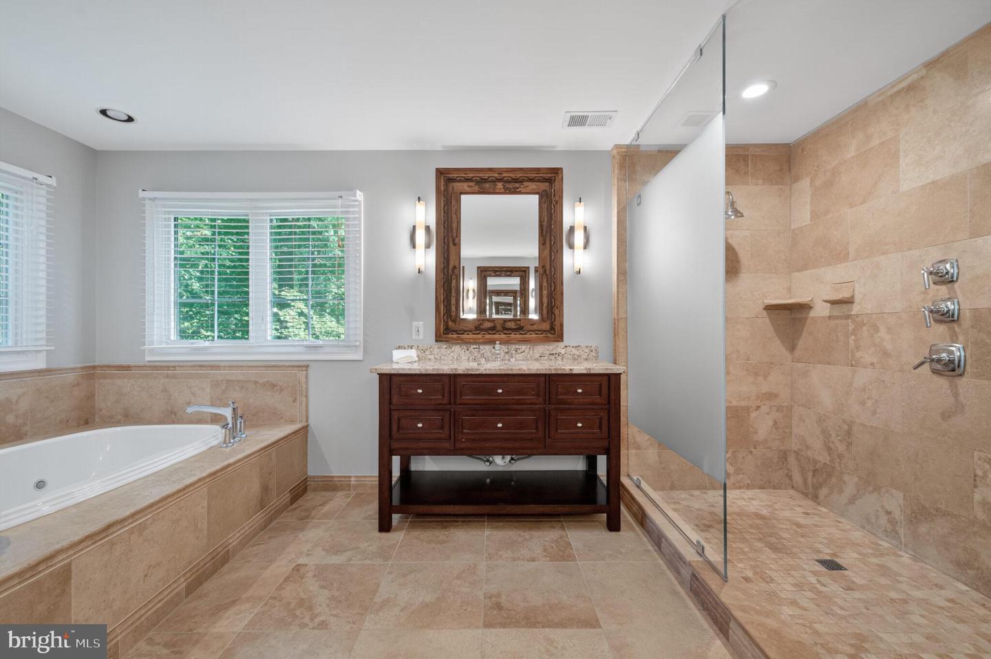 3300 LAUREN OAKS CT, HERNDON, Virginia 20171, 5 Bedrooms Bedrooms, ,5 BathroomsBathrooms,Residential,For sale,3300 LAUREN OAKS CT,VAFX2260348 MLS # VAFX2260348