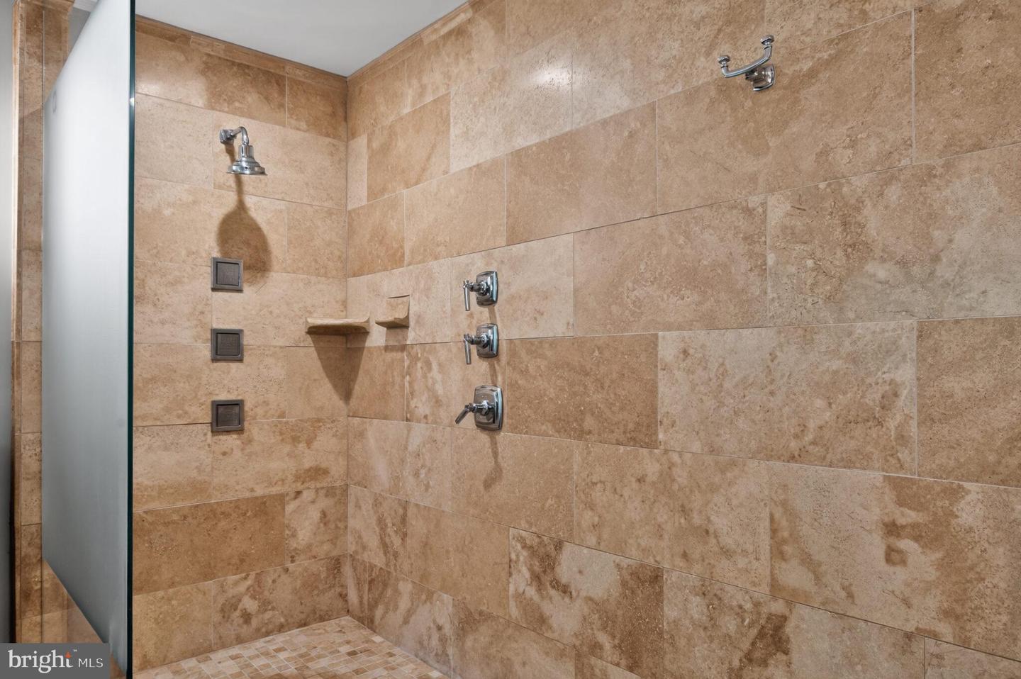 3300 LAUREN OAKS CT, HERNDON, Virginia 20171, 5 Bedrooms Bedrooms, ,5 BathroomsBathrooms,Residential,For sale,3300 LAUREN OAKS CT,VAFX2260348 MLS # VAFX2260348