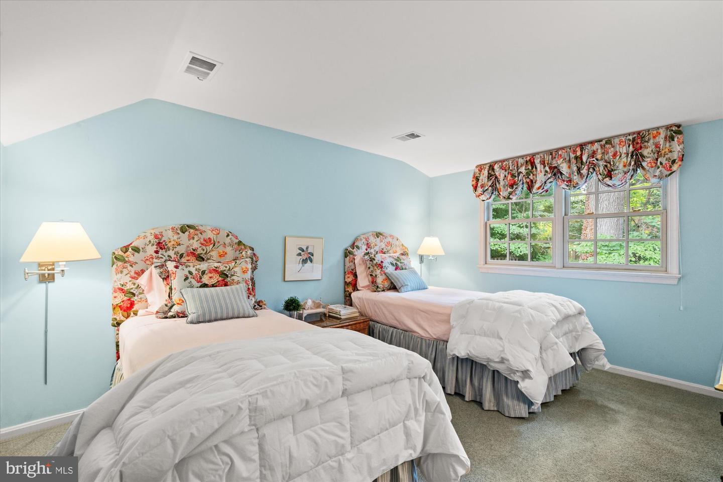 5813 BENT TWIG RD, MCLEAN, Virginia 22101, 4 Bedrooms Bedrooms, ,2 BathroomsBathrooms,Residential,For sale,5813 BENT TWIG RD,VAFX2260590 MLS # VAFX2260590