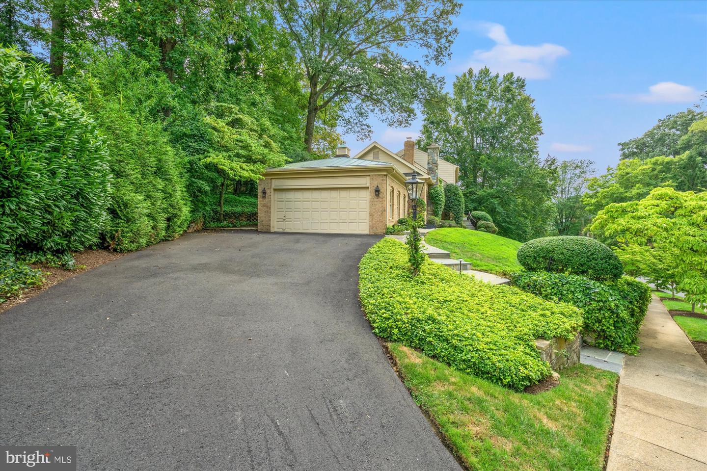 5813 BENT TWIG RD, MCLEAN, Virginia 22101, 4 Bedrooms Bedrooms, ,2 BathroomsBathrooms,Residential,For sale,5813 BENT TWIG RD,VAFX2260590 MLS # VAFX2260590