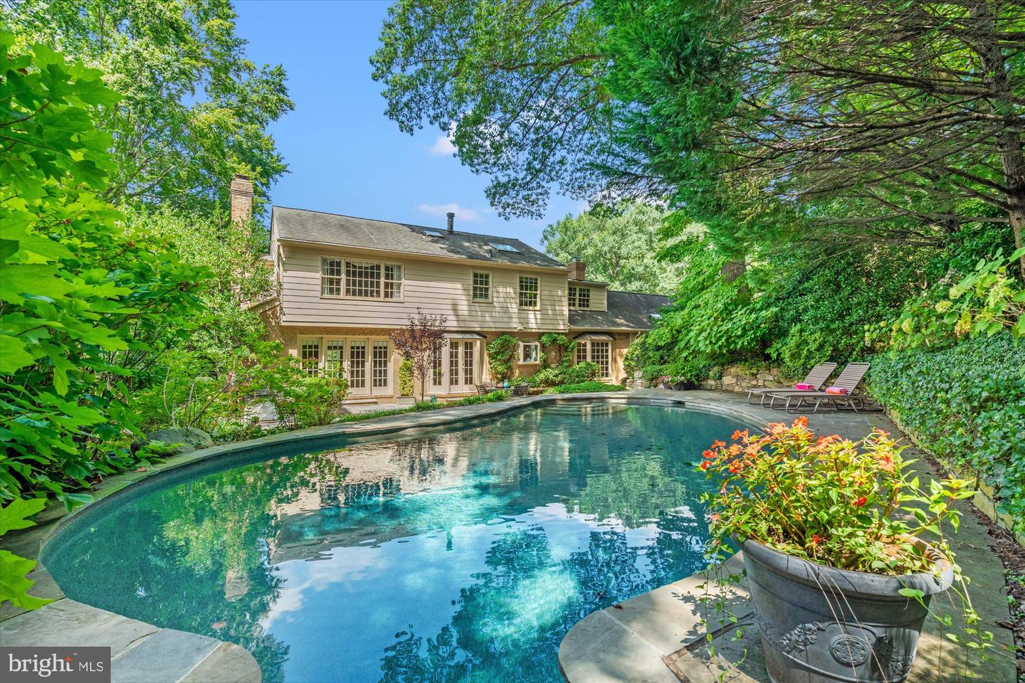5813 BENT TWIG RD, MCLEAN, Virginia 22101, 4 Bedrooms Bedrooms, ,2 BathroomsBathrooms,Residential,For sale,5813 BENT TWIG RD,VAFX2260590 MLS # VAFX2260590
