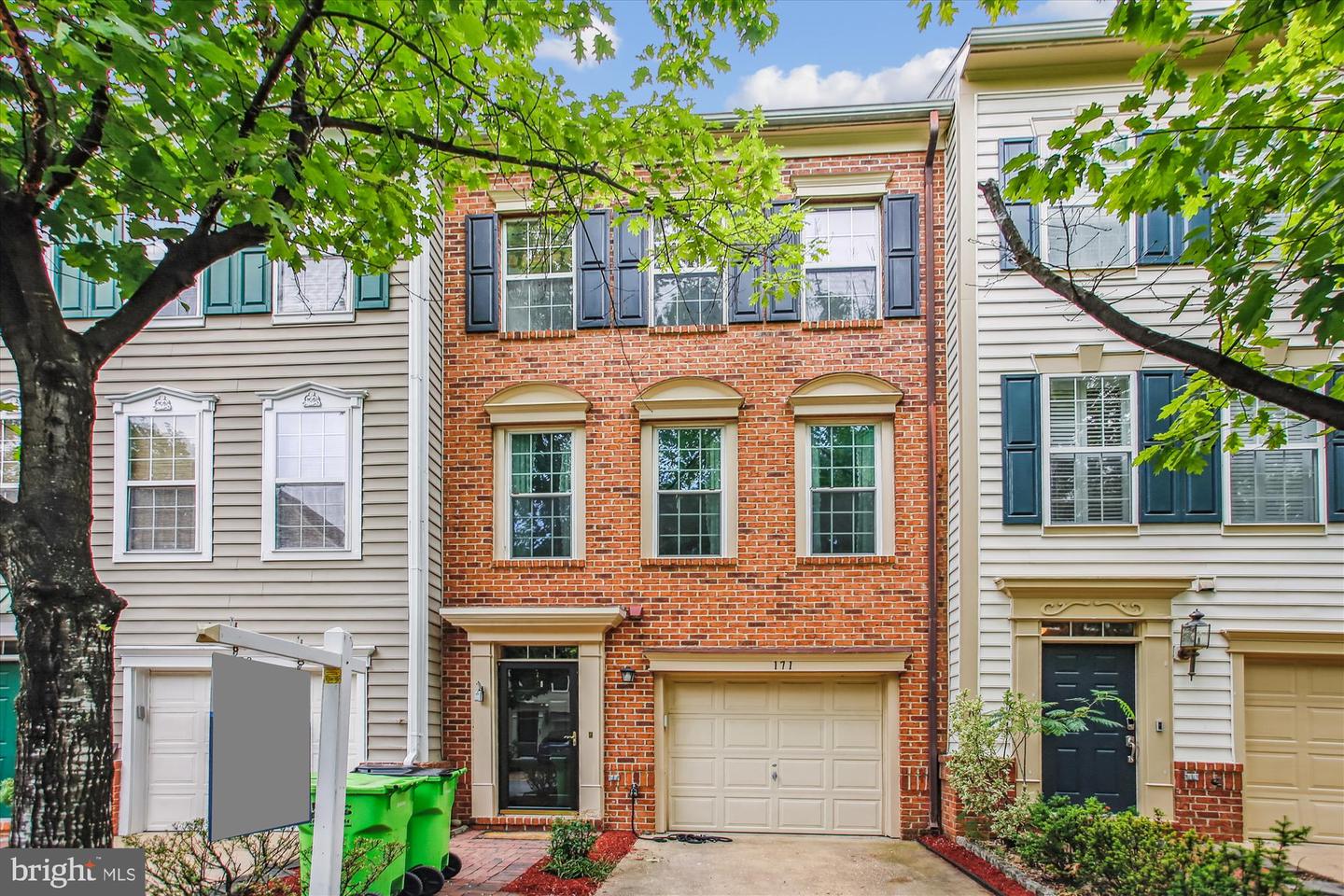 171 BARRETT PL, ALEXANDRIA, Virginia 22304, 3 Bedrooms Bedrooms, ,2 BathroomsBathrooms,Residential,For sale,171 BARRETT PL,VAAX2048468 MLS # VAAX2048468