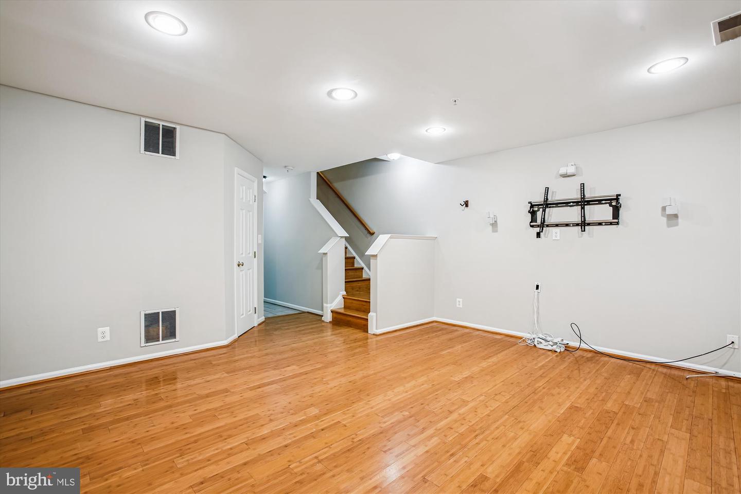 171 BARRETT PL, ALEXANDRIA, Virginia 22304, 3 Bedrooms Bedrooms, ,2 BathroomsBathrooms,Residential,For sale,171 BARRETT PL,VAAX2048468 MLS # VAAX2048468