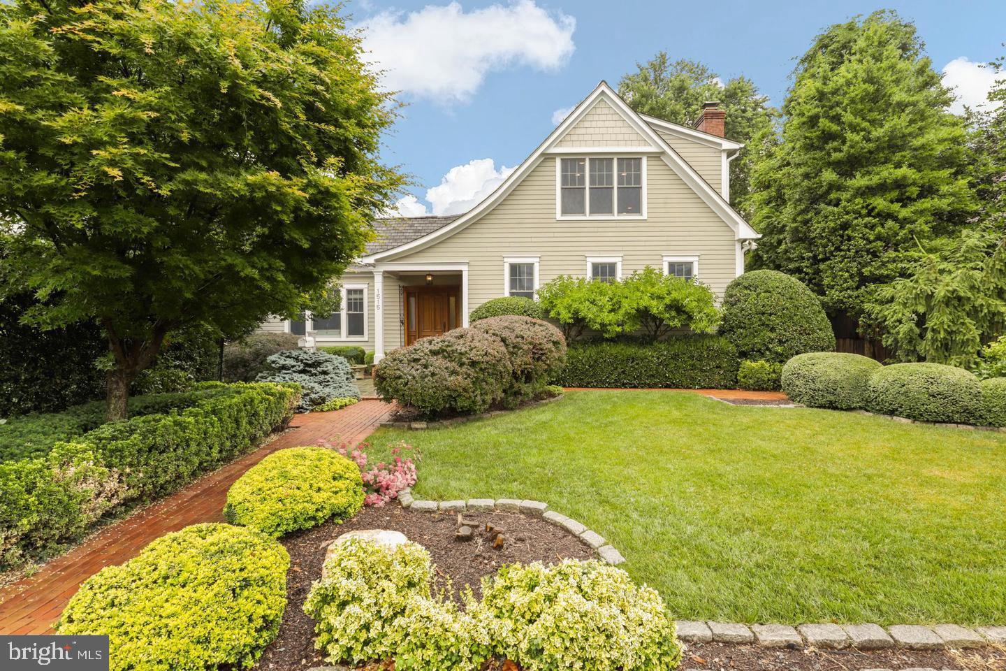 1515 CEDAR AVE, MCLEAN, Virginia 22101, 3 Bedrooms Bedrooms, 6 Rooms Rooms,2 BathroomsBathrooms,Residential,For sale,1515 CEDAR AVE,VAFX2260750 MLS # VAFX2260750