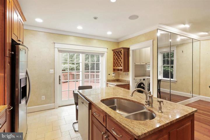 1515 CEDAR AVE, MCLEAN, Virginia 22101, 3 Bedrooms Bedrooms, 6 Rooms Rooms,2 BathroomsBathrooms,Residential,For sale,1515 CEDAR AVE,VAFX2260750 MLS # VAFX2260750